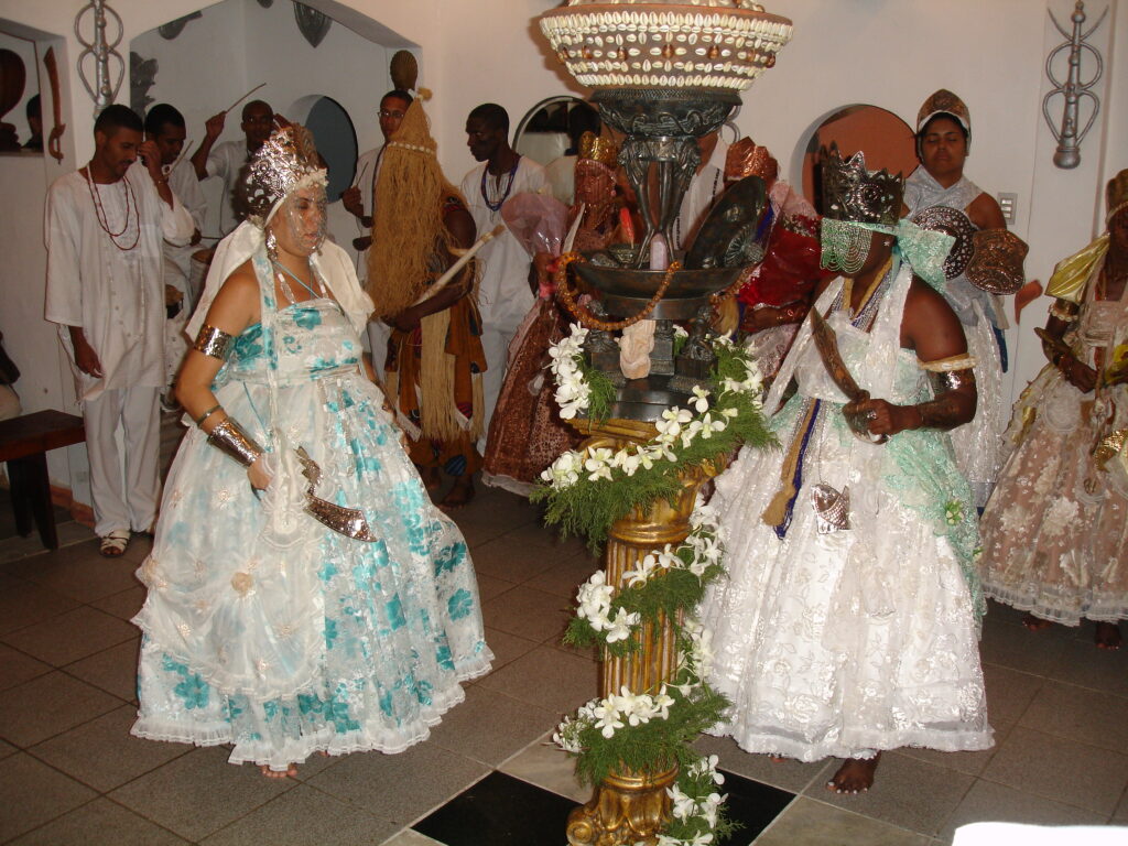 Candomblé - Por Toluaye - foto by user: User:Toluaye, Domínio público, https://commons.wikimedia.org/w/index.php?curid=4116339.jpeg