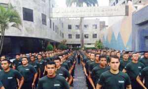 Foto dos chamados Gladiadores do Altar, postada no Facebook pela Igreja Universal do Ceará Foto: Reprodução